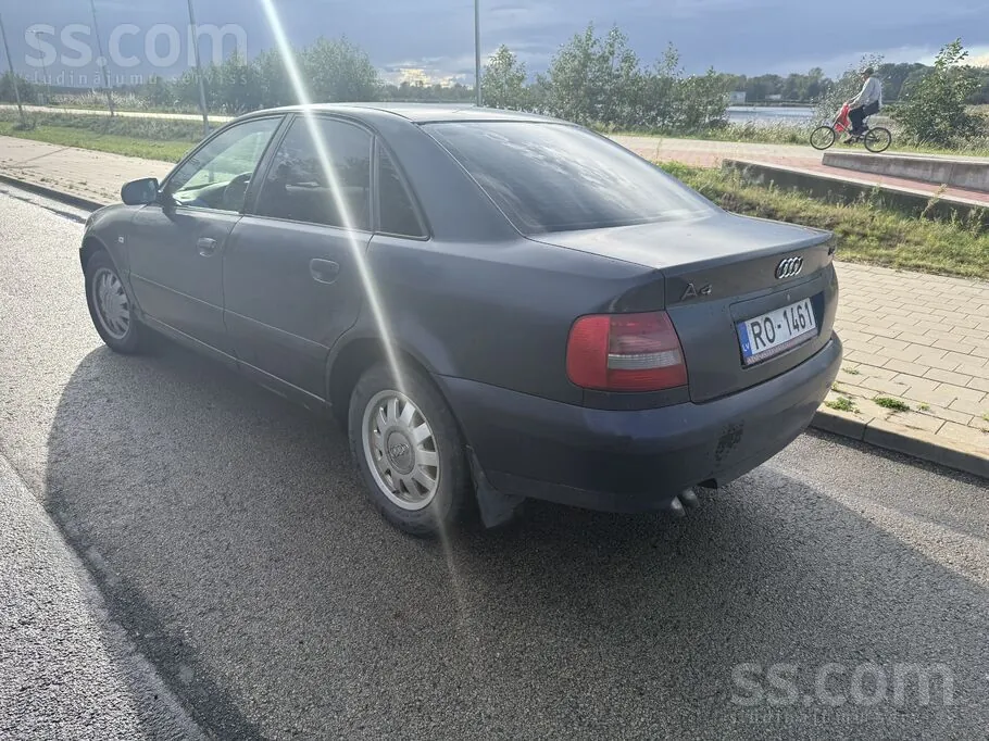 Audi A4 2000 photo 4