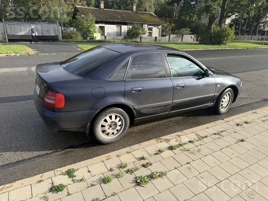 Audi A4 2000 photo 2