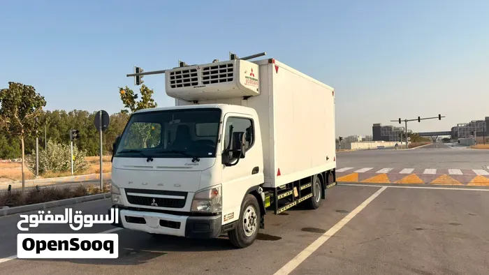 Mitsubishi Canter 2017 photo 2