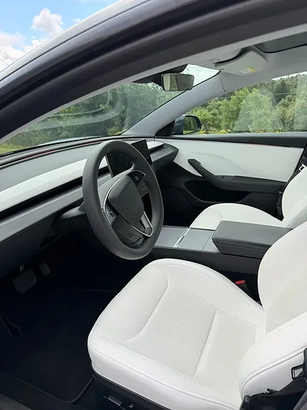 Tesla Model 3 2024 photo 5