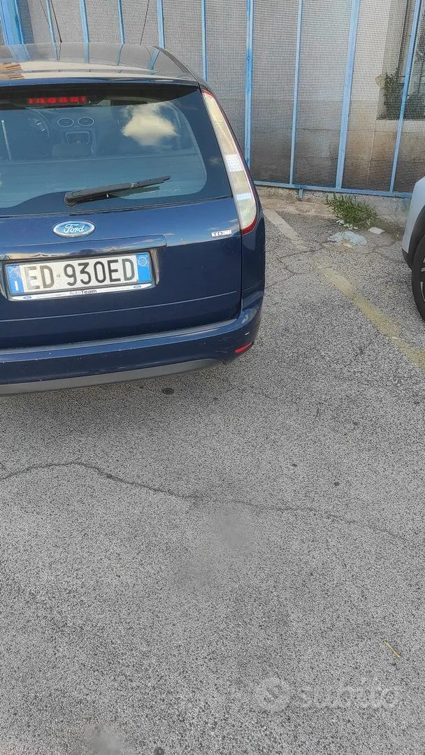 Ford Focus 2010 photo 3