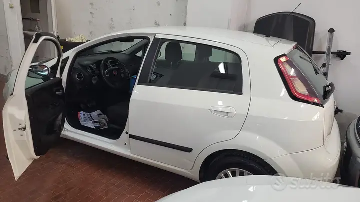 Fiat Punto 2013 photo 4