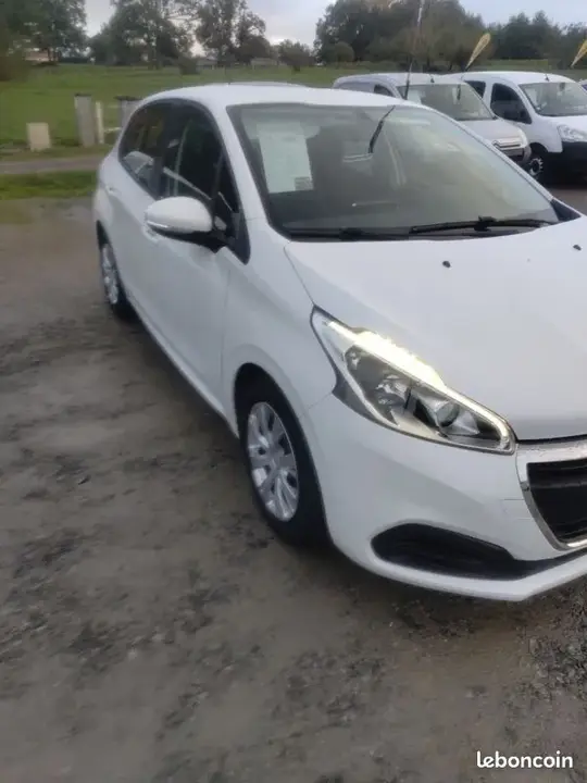Peugeot 208 2016 photo 4
