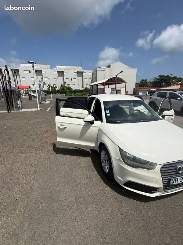 Audi A1 2015 photo 2