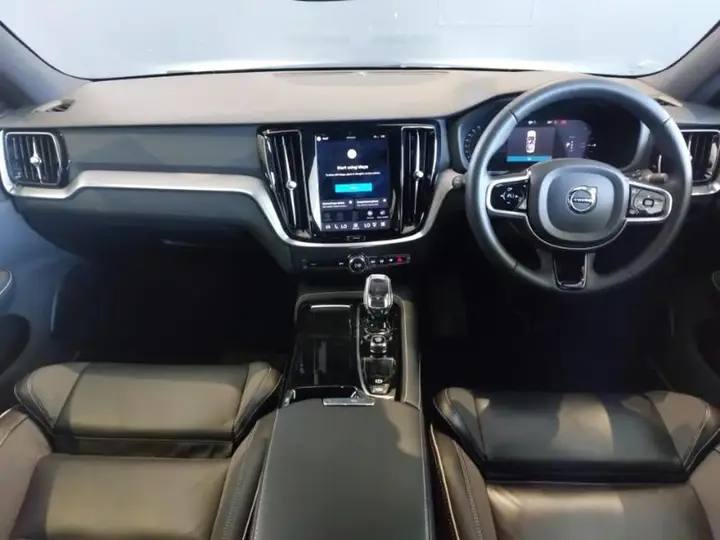 Volvo S60 2023 photo 3