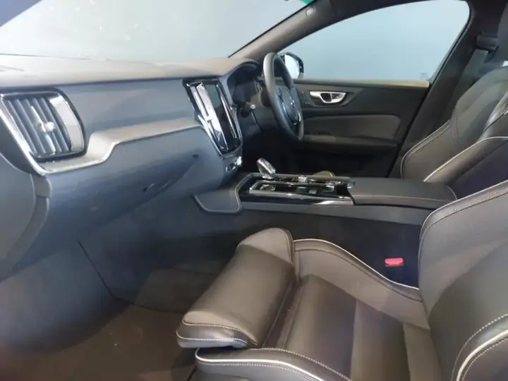 Volvo S60 2023 photo 5