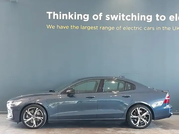 Volvo S60 2023 photo 4