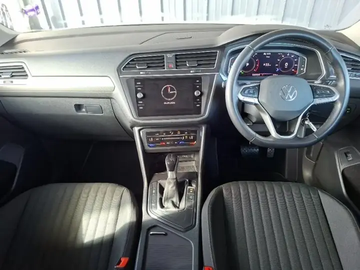 Volkswagen Tiguan Allspace 2023 photo 3