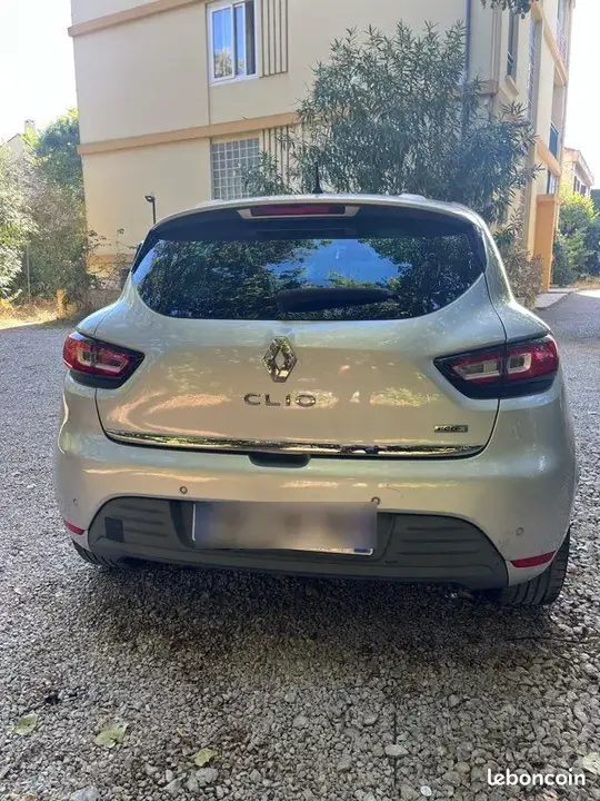 Renault Clio 2017 photo 2