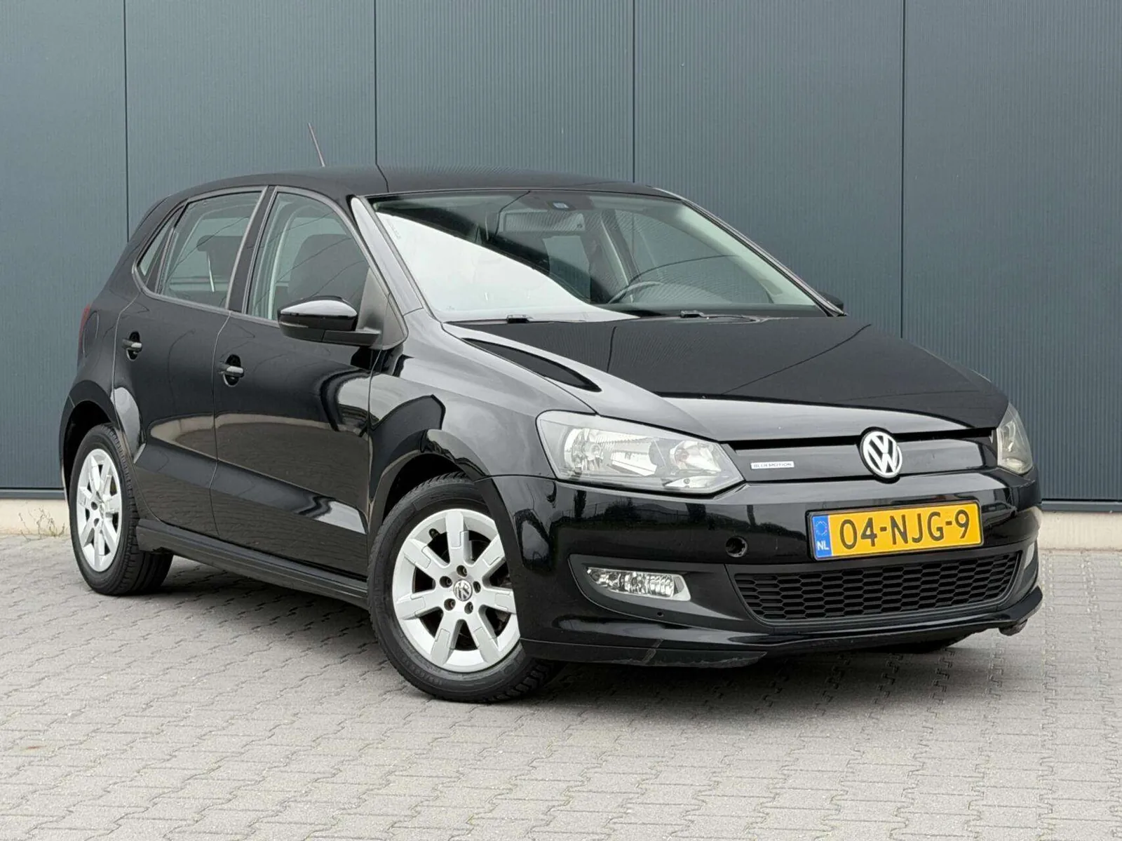 Volkswagen Polo 2010 photo 2