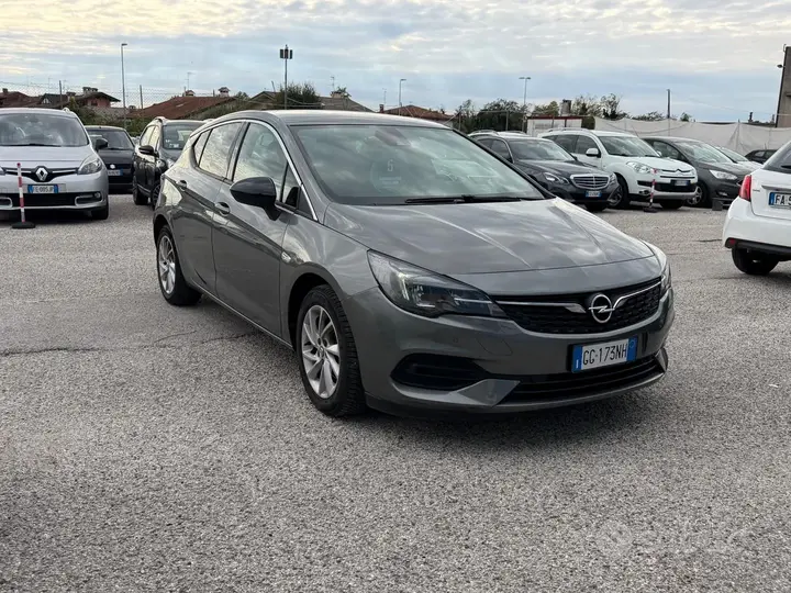 Opel Astra 2021 photo 2
