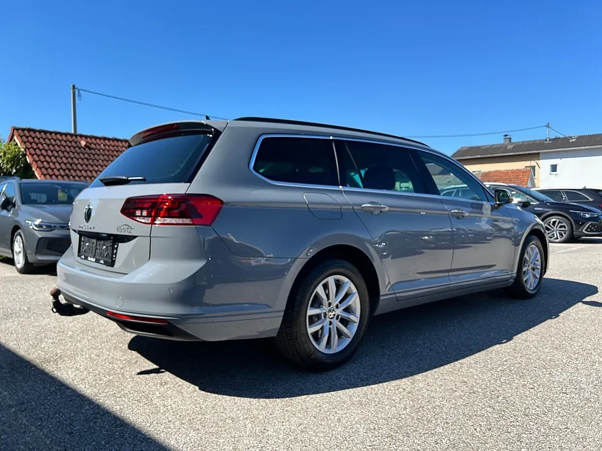 Volkswagen Passat 2023 photo 3