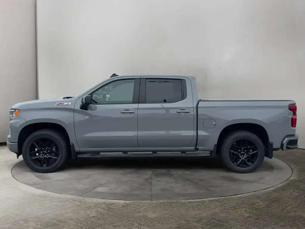 Chevrolet Silverado 1500 2024 photo 2