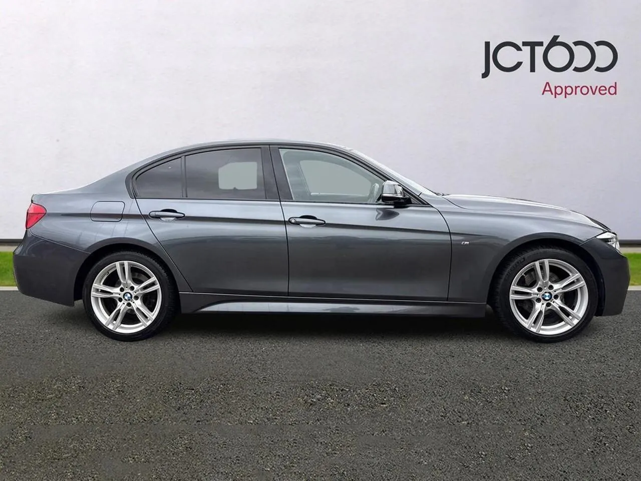 BMW 3 Series 2019 photo 4