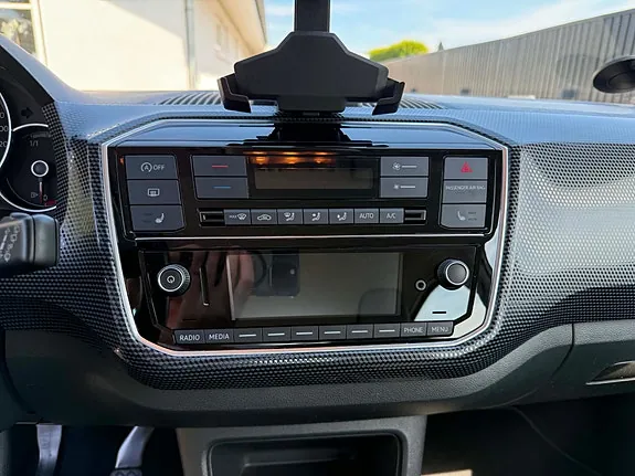 Volkswagen Up 2019 photo 4