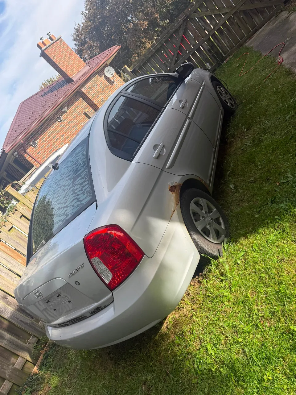 Hyundai Accent 2009 photo 3