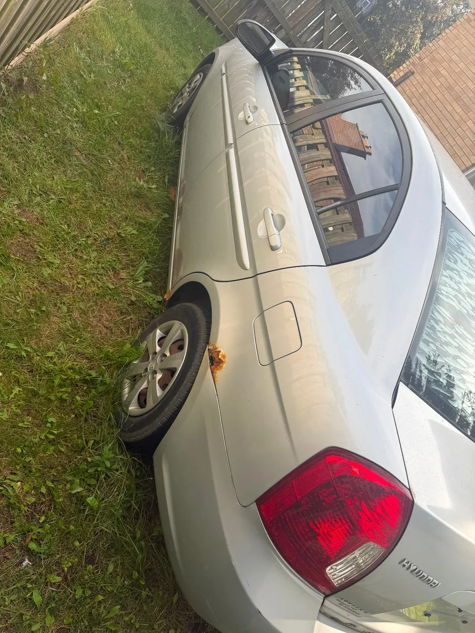 Hyundai Accent 2009 photo 2