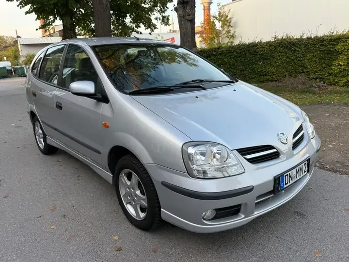 Nissan Almera