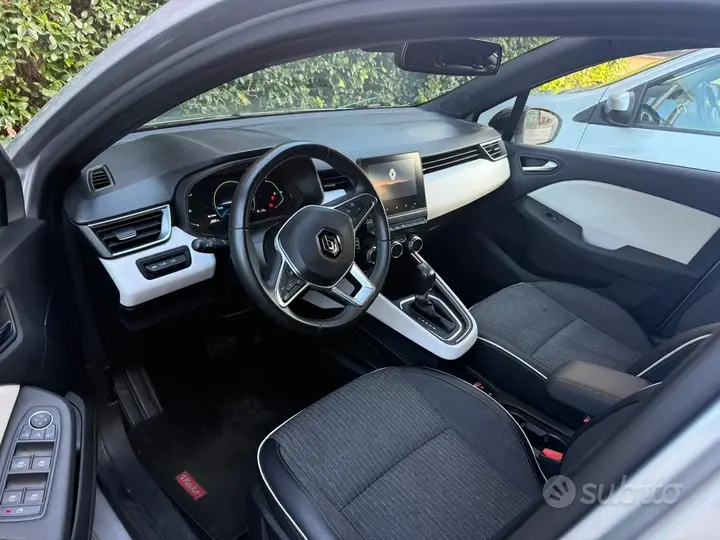 Renault Clio 2023 photo 3