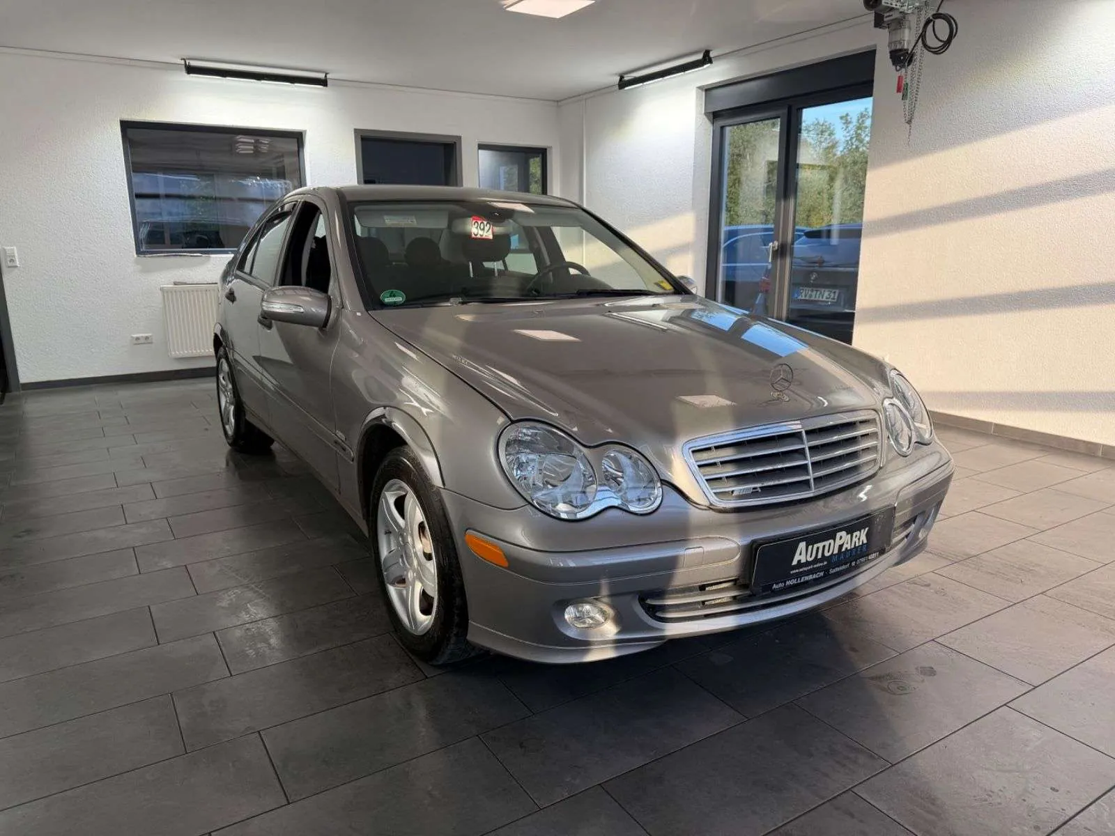 Mercedes-Benz C 200 Limousine 2005 photo 3