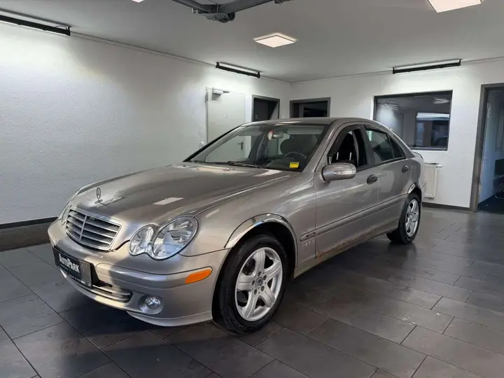 Mercedes-Benz C 200 Limousine