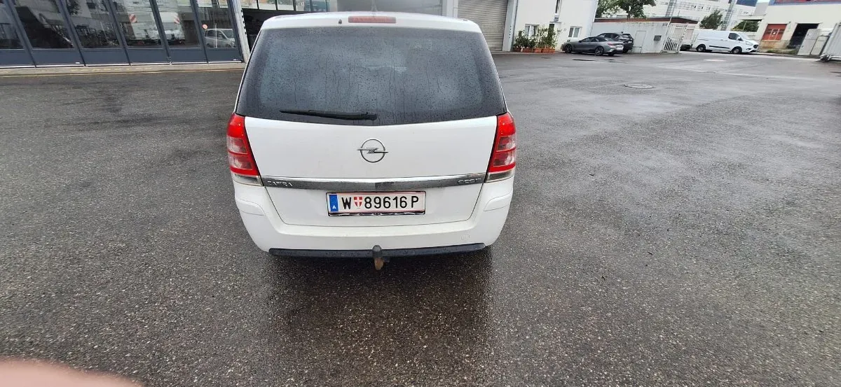 Opel Zafira 2011 photo 3