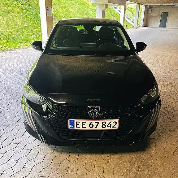 Peugeot 208 2024 photo 3