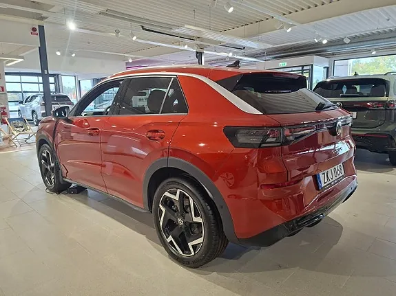 Volkswagen T-Roc 2026 photo 2
