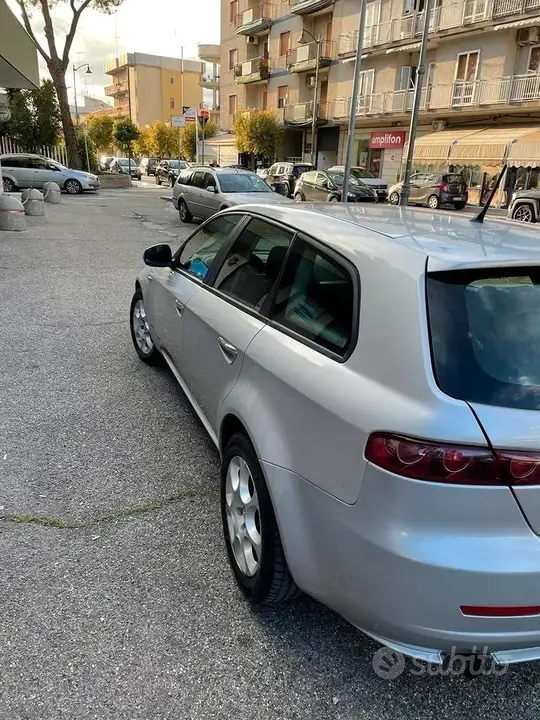 Alfa Romeo 159 2010 photo 2