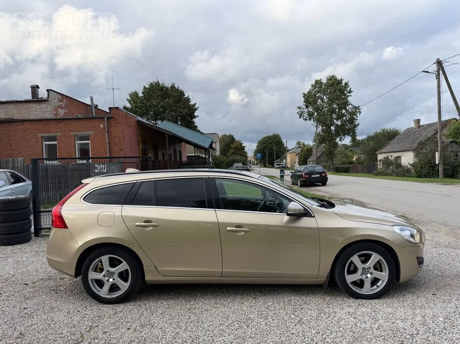 Volvo V60 2012 photo 4