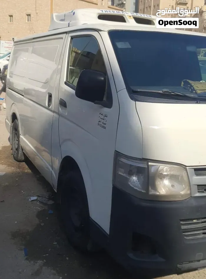 Toyota Hiace 2013 photo 3