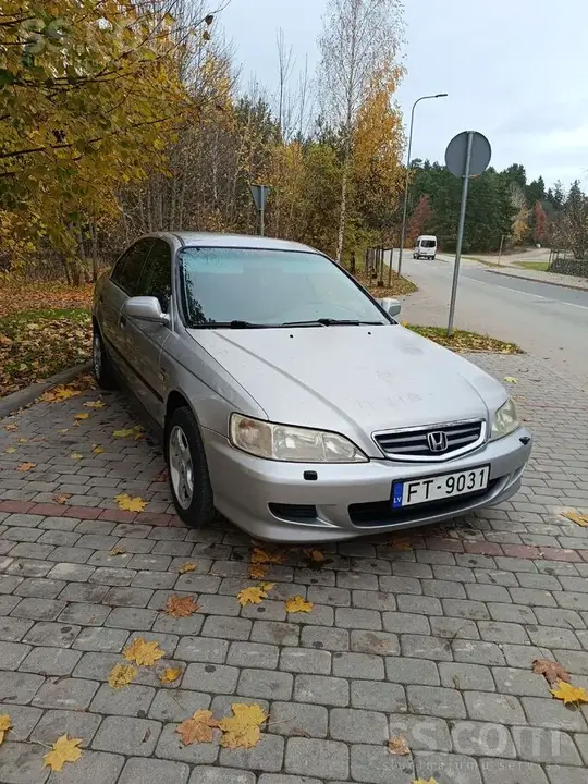 Honda Accord 2002 photo 2