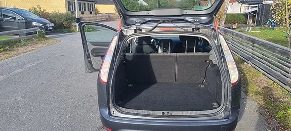 Ford Focus 2008 photo 2