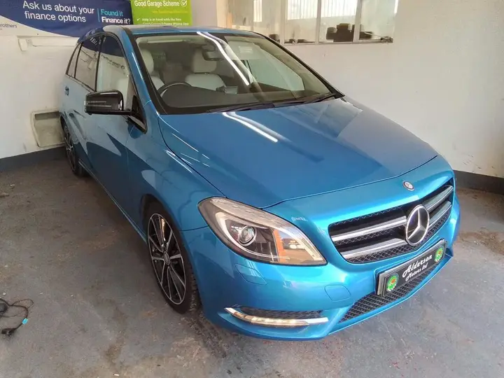 Mercedes-Benz B-Class 2013 photo 2
