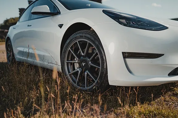 Tesla Model 3 2022 photo 4
