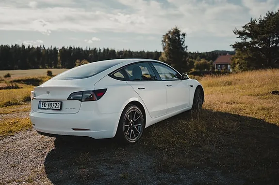 Tesla Model 3 2022 photo 5