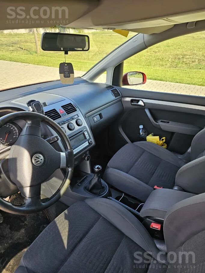 Volkswagen Touran 2007 photo 5