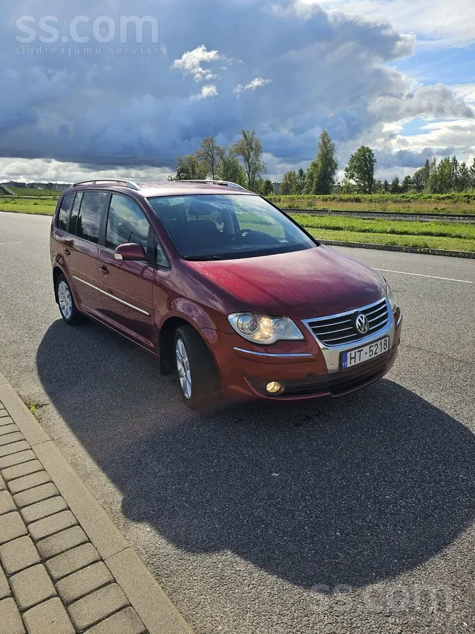 Volkswagen Touran 2007 photo 2