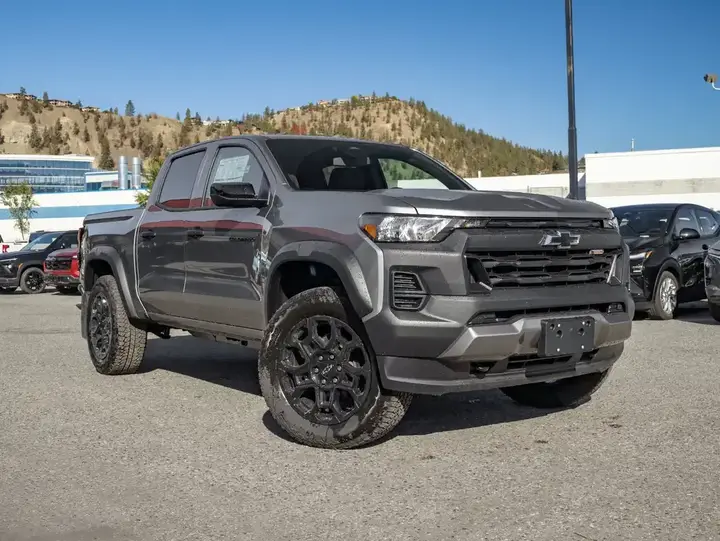 Chevrolet Colorado 2026 photo 2