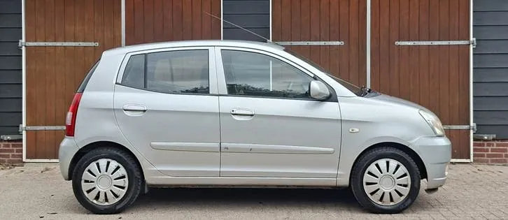 Kia Picanto 2006 photo 2