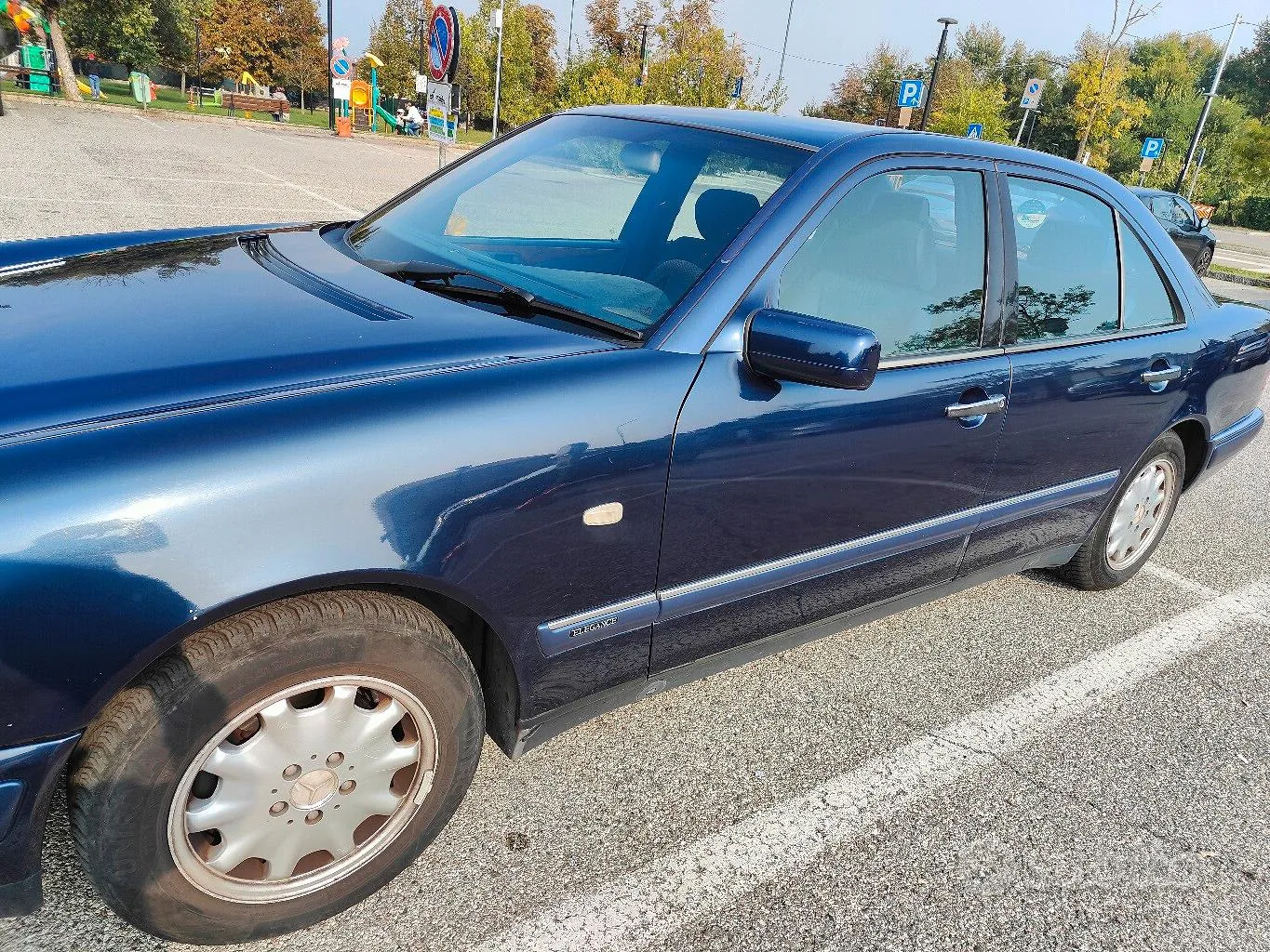 Mercedes-Benz E 1997 photo 3