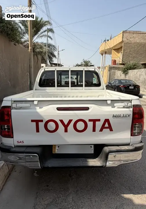 Toyota Hilux 2023 photo 3