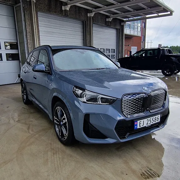 BMW Ix1