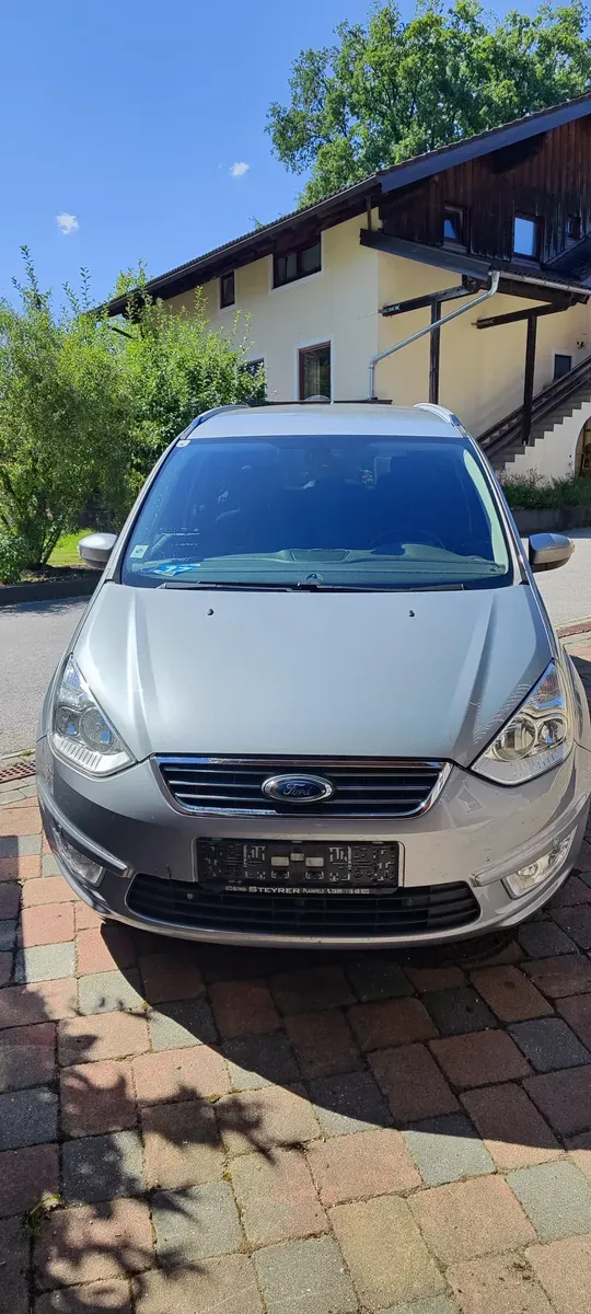 Ford Galaxy 2013 photo 2