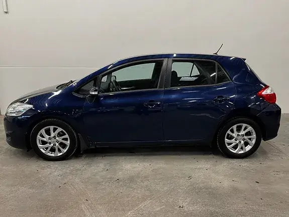 Toyota Auris 2010 photo 4