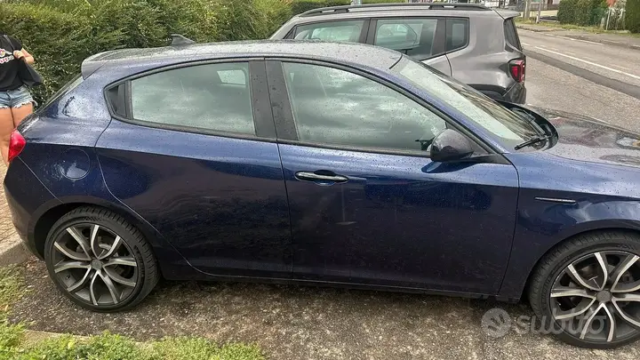 Alfa Romeo Giulietta 2012 photo 5