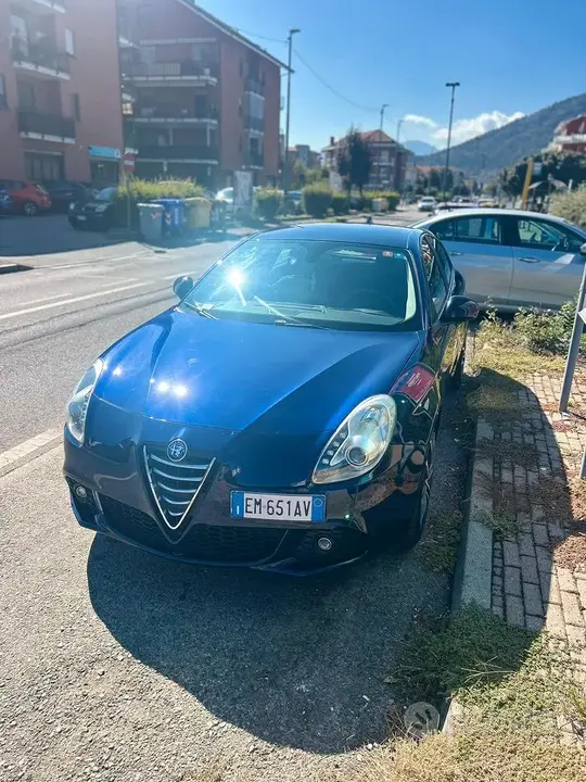 Alfa Romeo Giulietta 2012 photo 3