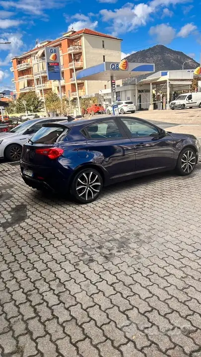 Alfa Romeo Giulietta 2012 photo 4