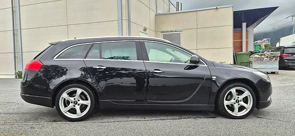 Opel Insignia 2009 photo 2