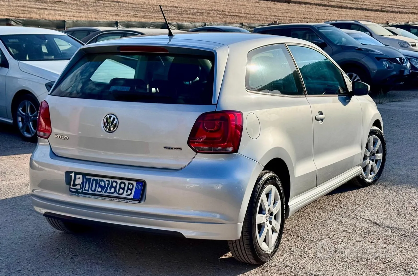 Volkswagen Polo 2012 photo 3